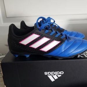 Adias youth girls soccer cleats